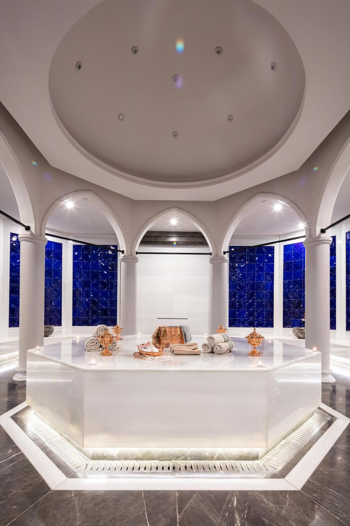 Karavansaray Turkistan Harbour Hotel -Flying Theatre Access 외부 사진 Turkish bath at the Four Seasons Hotel, Istanbul