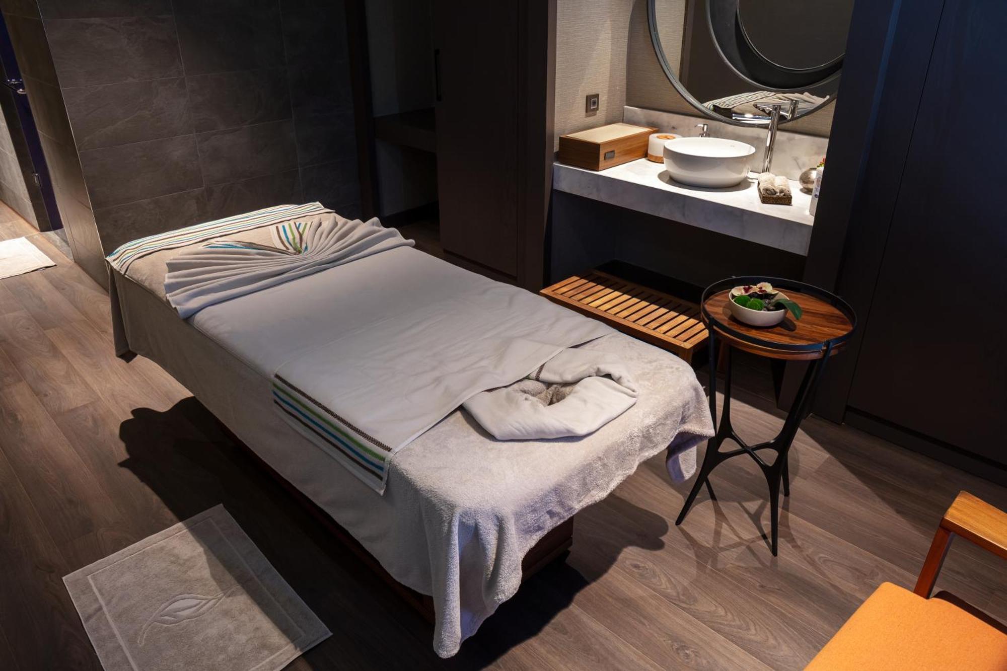 Karavansaray Turkistan Harbour Hotel -Flying Theatre Access 외부 사진 Massage bed