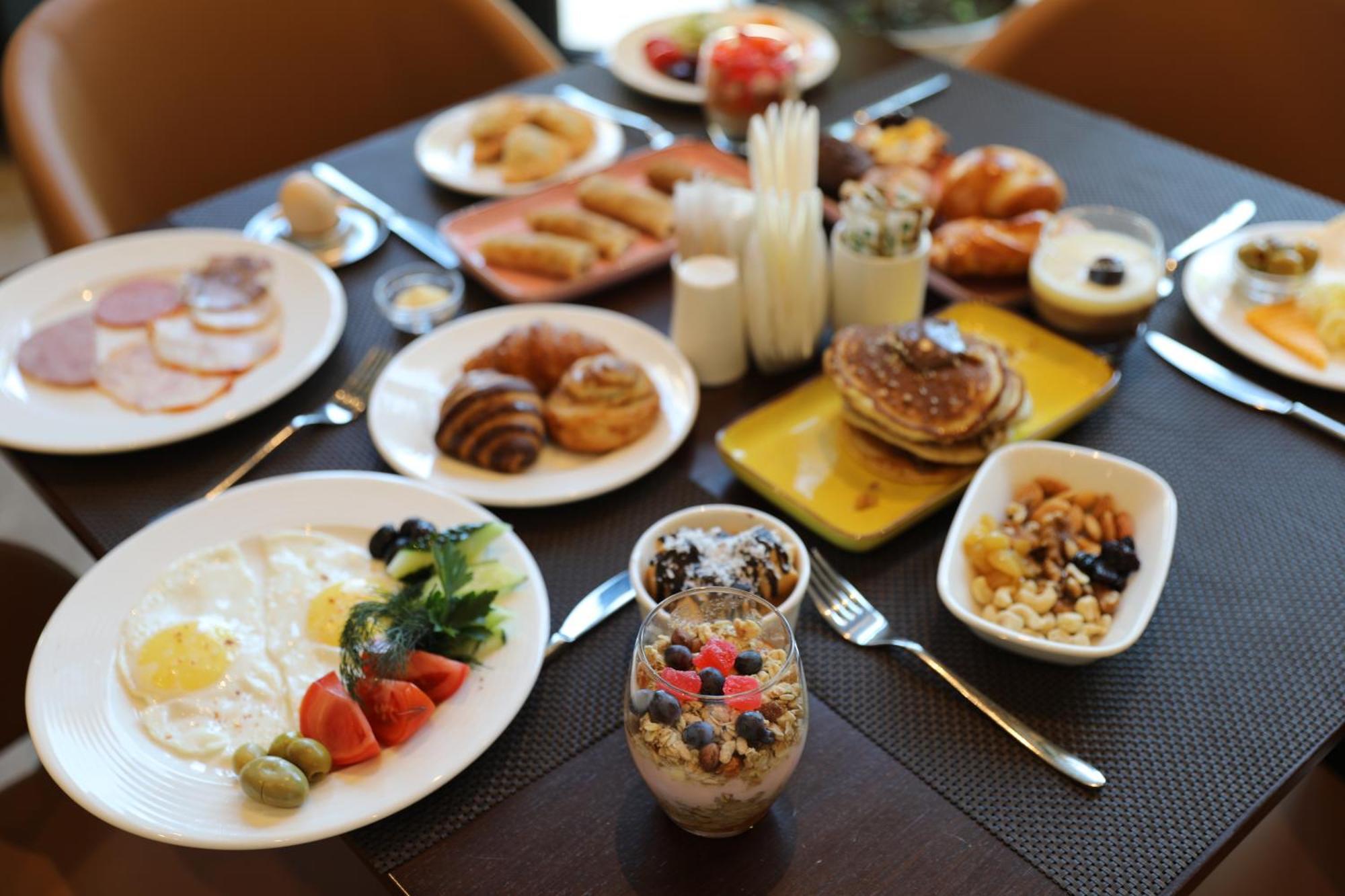 Karavansaray Turkistan Harbour Hotel -Flying Theatre Access 외부 사진 A breakfast buffet