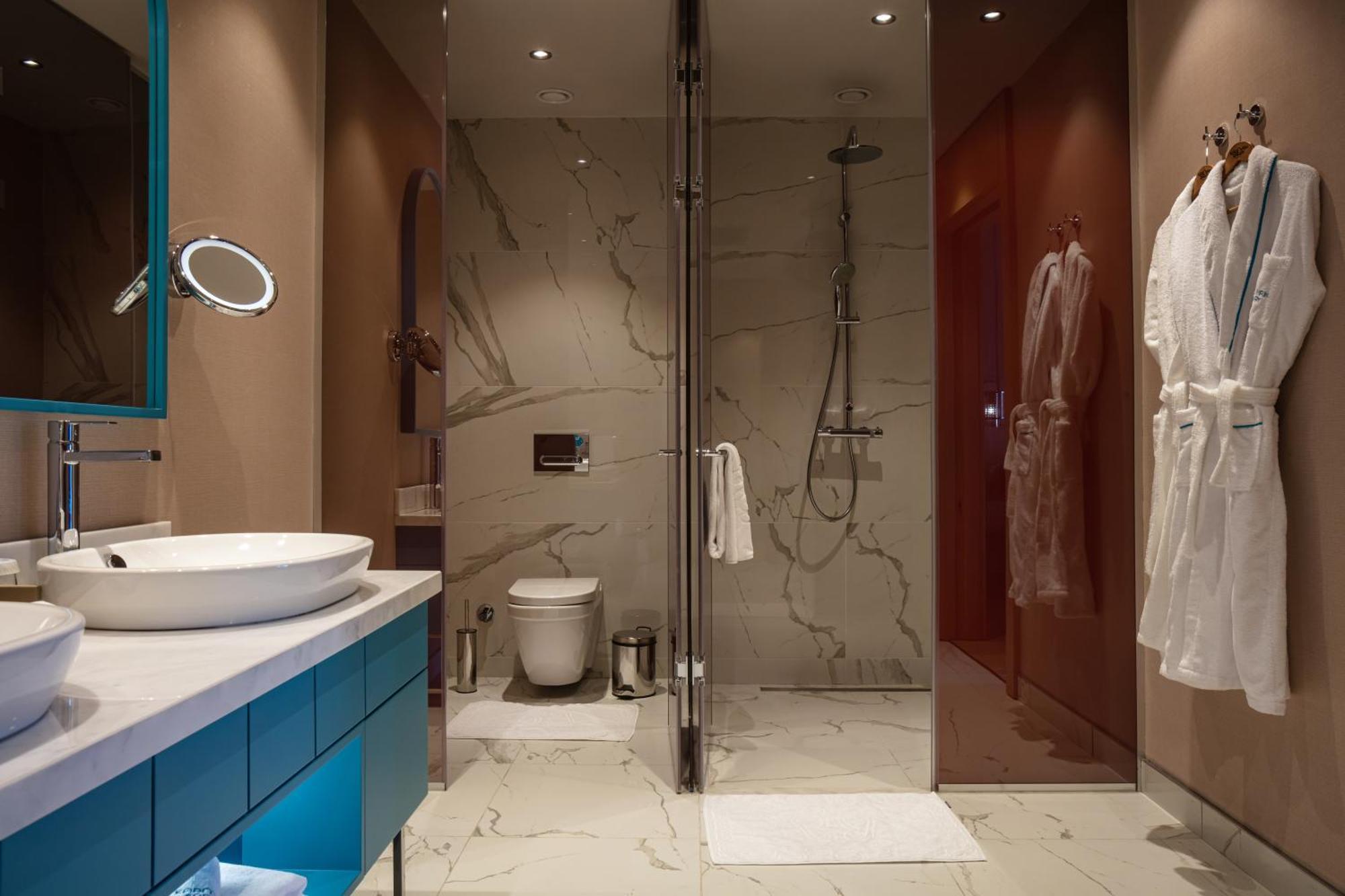 Karavansaray Turkistan Harbour Hotel -Flying Theatre Access 객실 사진 A bathroom